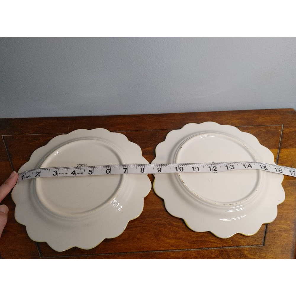 Vintage SECLA Portugal hand-painted 8" scalloped floral ceramic dessert plates - Picture 9 of 9